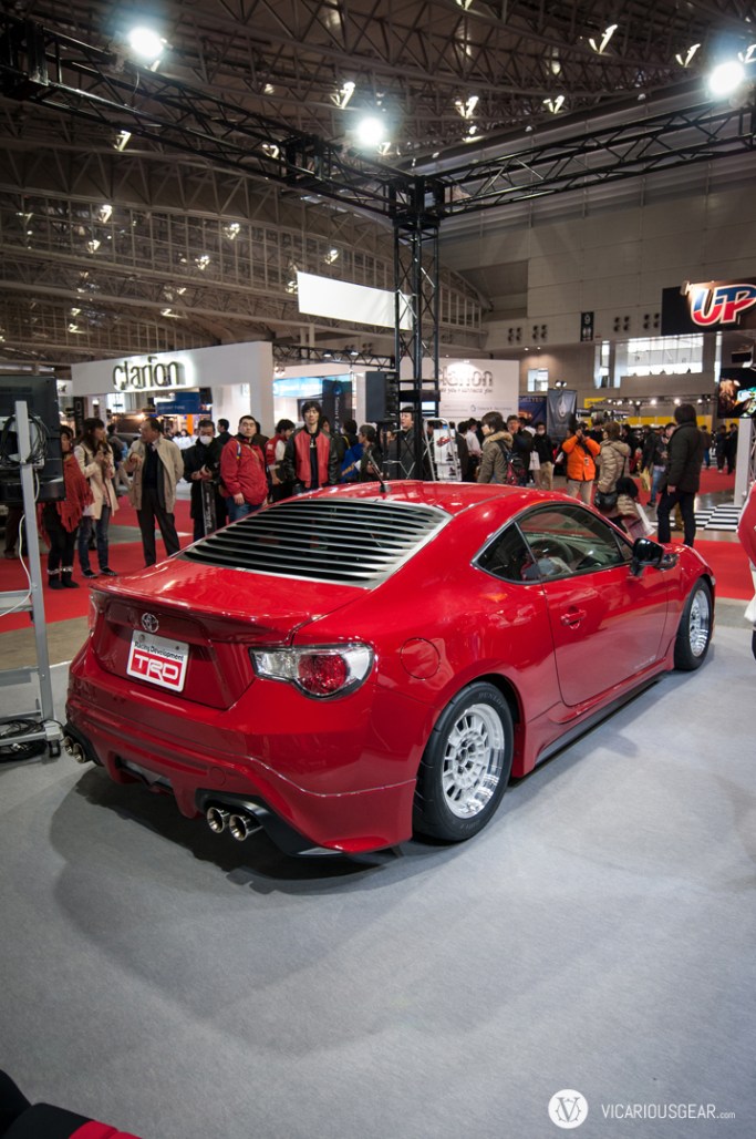 This 86/FRS at the TRD booth went with a vintage look.