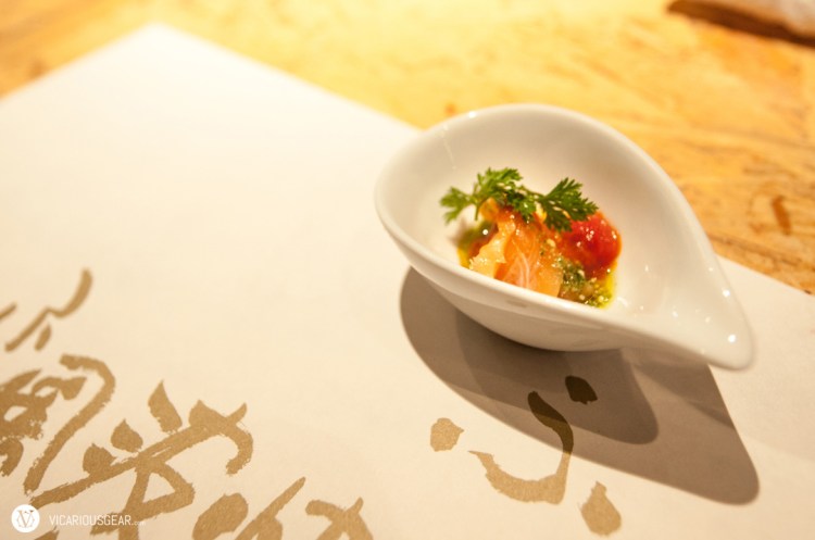 A quick taste of salmon tartare to start things off.
