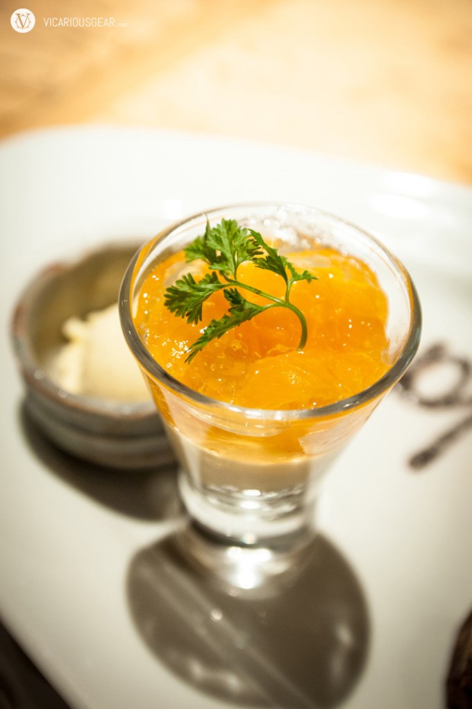 Sweet citrus with custard. I'm not sure if it was tangerine since there are so many citrus varieties here.