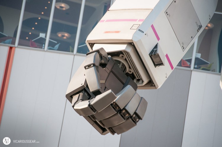 I wish I could stand in the hand like all the pilots do at some point.