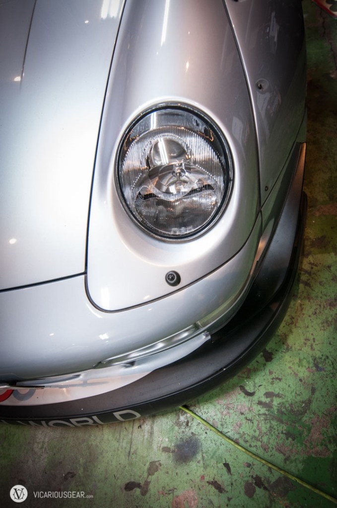 The immaculate headlights. Wish I could have traded them out on the 993 back home before they get blasted during the race.