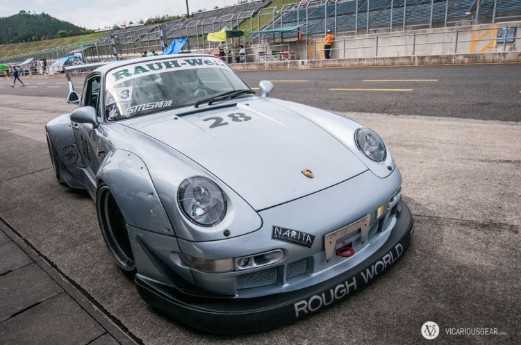 Those poor headlights.