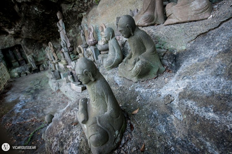 The winding stairs eventually lead you to the 1,500 Arhat statues (千五百羅漢, Sen-Gohyaku Rakan). They can be found all over the place leading up to the actual spot.