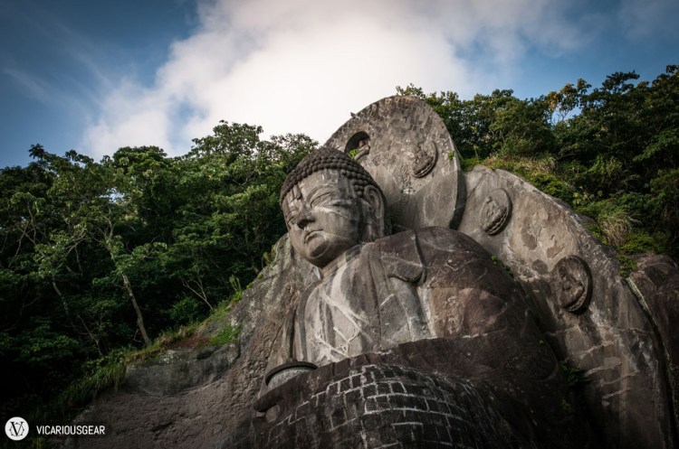 The halo was filled with smaller likenesses of Buddha.