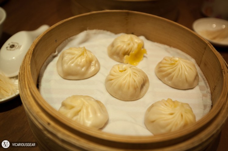 We decided to try the crab and pork xiaolongbao (小籠包). While the filling was tasty, the pinched tips of the dumplings were a little hard and the soup inside just lukewarm.