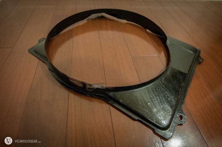 The original fan shroud is in a rough state so I will make an aluminum sheetmetal replacement at a later date.