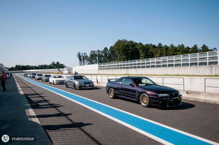 On the other side of the paddock I heard the rumble of skylines lining up for the parade laps.