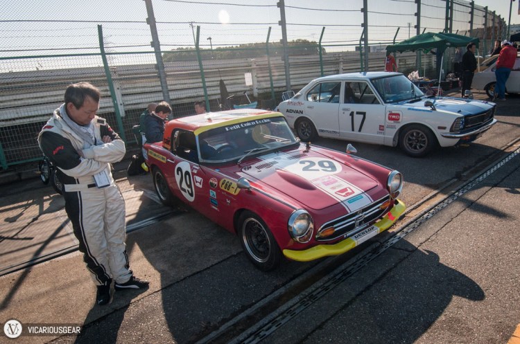 The owner of this S800 was mentally preparing for the upcoming task.