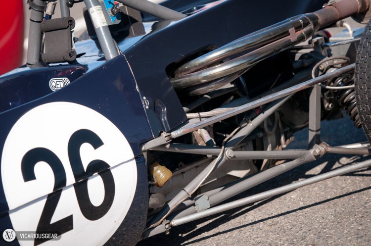 The plastic bottle catch can definitely didn't fit the look.