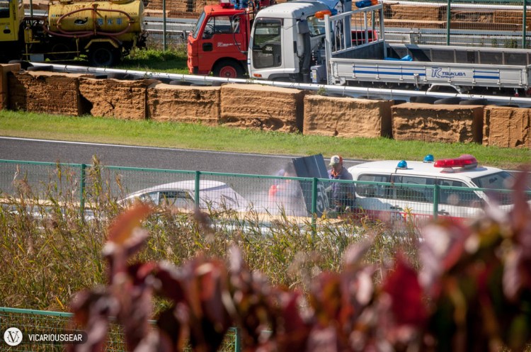 Unfortunately, the G-nose equipped Fairlady couldn't take the heat.