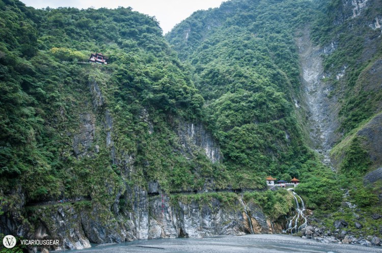 The Eternal Spring Shrine (長春祠) and the walkway cut into the marble cliffs. I destroyed my longer lens  while riding a Ubike before this excursion, so I couldn't zoom in any more. :(