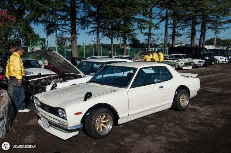As I rounded the curve towards the main entrance, I was greeted by this  car club filled with Hakos and Kenmeris.