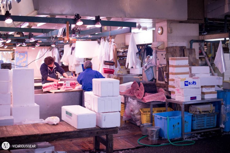 Near the center of the market area, we came across a famous tuna dealer under the name of Ishimiya.